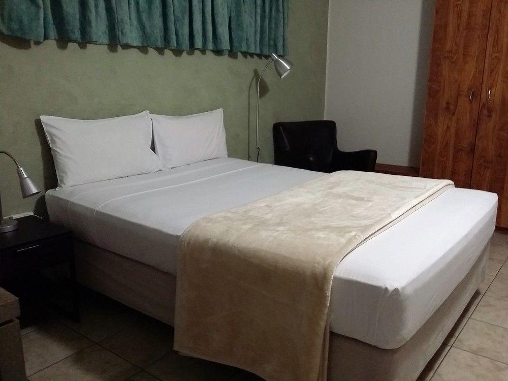 Galaxy Mackay Motor Inn Exterior foto